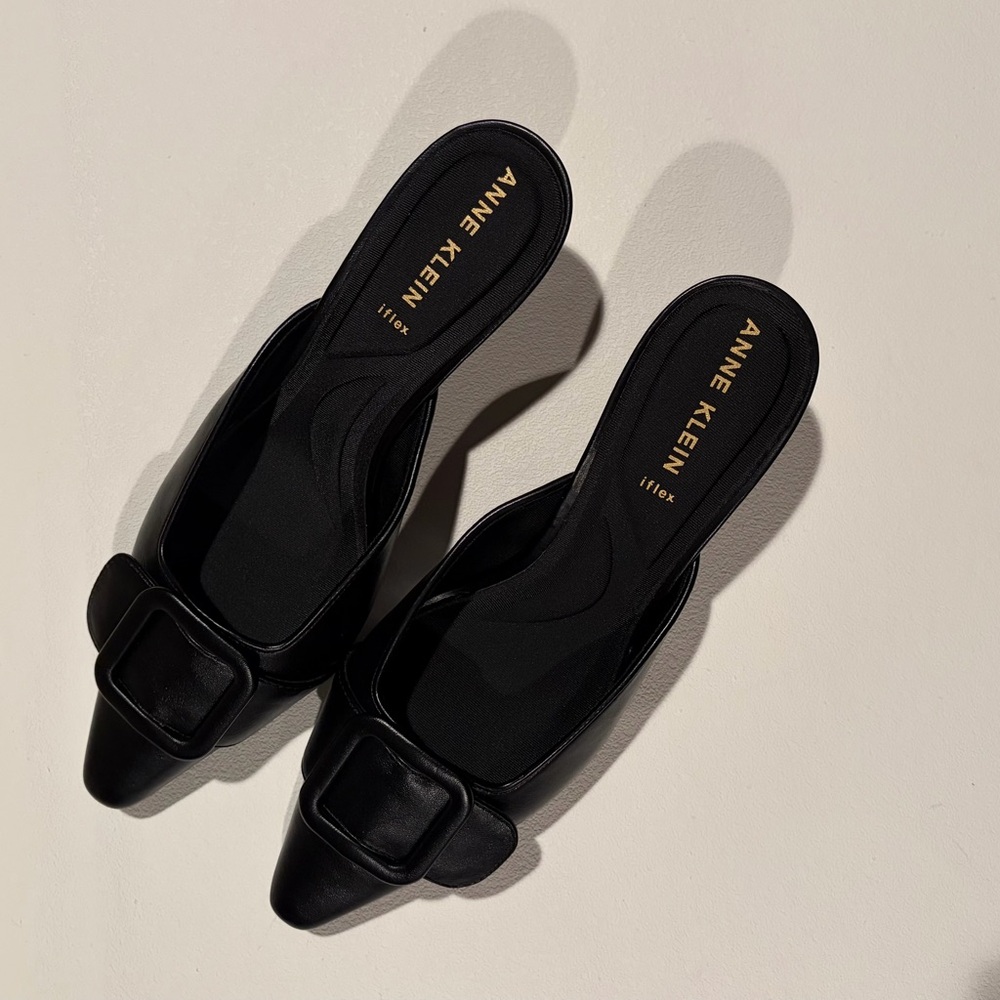 NEW Anne Klein Black Cassia Mule Heels Buckle Pointed Toe Slip On Size 8M - Picture 2 of 6
